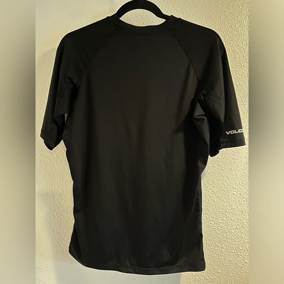 Volcom Black Rash Guard Swim Shirt Size XL - Picture 3 of 5